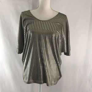 Kim &Cami gold metallic top